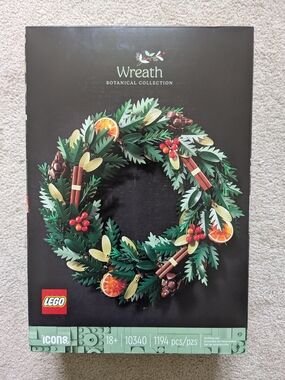 LEGO Wreath Botanical Collection Holiday Decor - Green